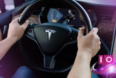 FSD Não Impediu Acidente Aéreo: Motorista Humano Salvou o Dia