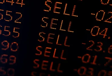 Experimento Mental de IA no Substack Desencadeia Pânico no Mercado de Ações