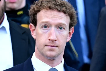 Farra de Contratações de Zuckerberg Tropeça à Medida que Meta Adia Lançamento de IA
