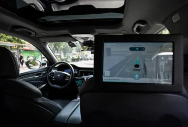 Pane Elétrico de Robotáxi Deixa Passageiros Presos em Viagem Assustadora e Prolongada