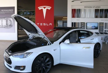 Tesla Quer Multa de US$ 50.000 pela Revenda de Model S e X