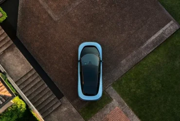 Ferrari Elétrica Projetada por Jony Ive Revelada Design Elegante Semelhante à Apple