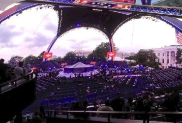Como o UFC Freedom 250 no Hi-Tech Bar de LA Me Ajudou a Entender a América