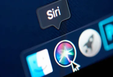 Mike Rockwell Pode Ter Consertado a Siri – Mas Recebe Pouco Crédito